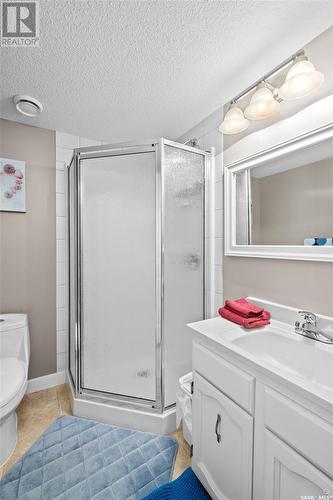 586 13Th Street E, Prince Albert, SK - Indoor Photo Showing Bathroom