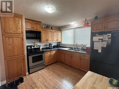 1992 98Th Street, North Battleford, SK - Indoor Photo Showing Kitchen With Double Sink