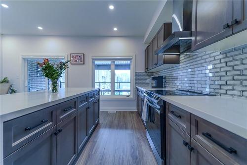 3293 Homestead Drive, Hamilton, ON - Indoor Photo Showing Kitchen With Upgraded Kitchen