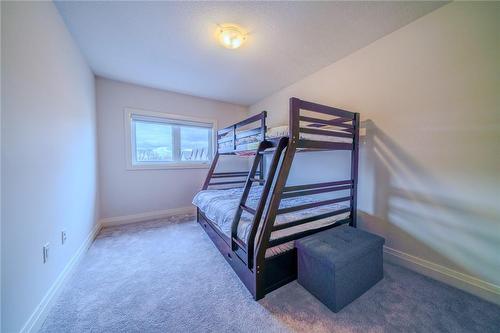 3293 Homestead Drive, Hamilton, ON - Indoor Photo Showing Bedroom