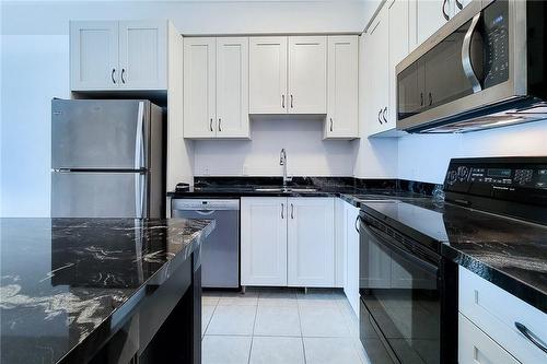 2490 Old Bronte Road|Unit #714, Oakville, ON - Indoor Photo Showing Kitchen With Double Sink