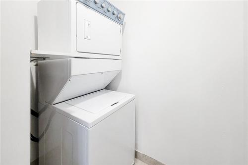 2490 Old Bronte Road|Unit #714, Oakville, ON - Indoor Photo Showing Laundry Room
