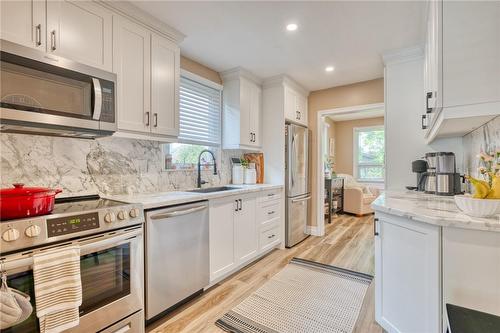 114 Salem Avenue, Hamilton, ON - Indoor Photo Showing Kitchen With Upgraded Kitchen