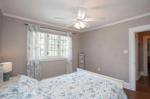 6 Lincoln Avenue, Brantford, ON - Indoor Photo Showing Bedroom