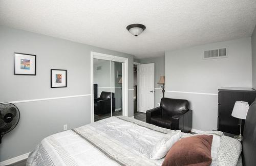 265 Fruitland Road, Stoney Creek, ON - Indoor Photo Showing Bedroom