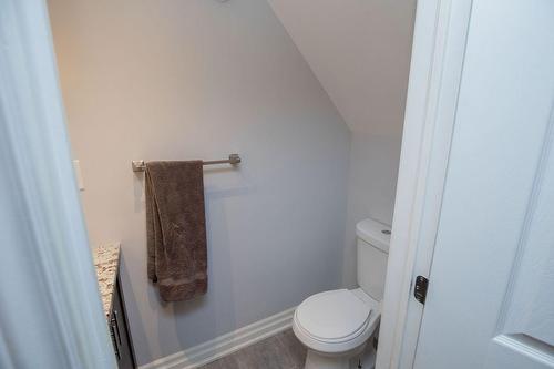 265 Fruitland Road, Stoney Creek, ON - Indoor Photo Showing Bathroom