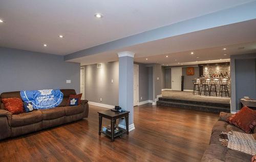 265 Fruitland Road, Stoney Creek, ON - Indoor Photo Showing Living Room