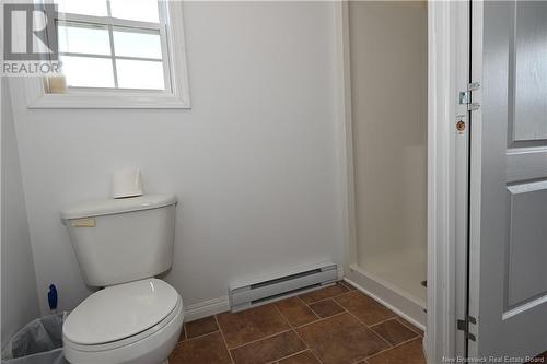 22 Nason Street, Fredericton, NB - Indoor Photo Showing Bathroom