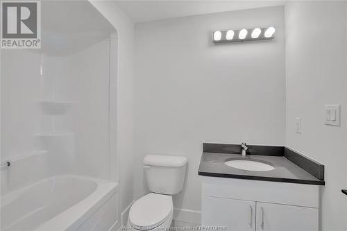 2600 Sandwich West Parkway Unit# 210, Lasalle, ON - Indoor Photo Showing Bathroom