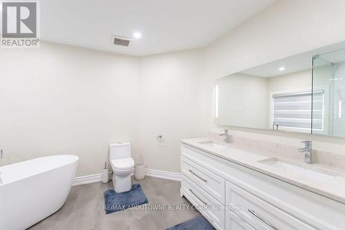 5256 Rome Crescent, Burlington, ON - Indoor Photo Showing Bathroom