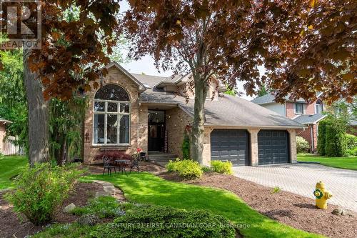 90 Carriage Hill Drive, London, ON - Outdoor With Facade
