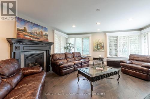 90 Carriage Hill Drive, London, ON - Indoor Photo Showing Living Room With Fireplace