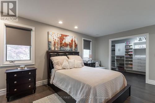 90 Carriage Hill Drive, London, ON - Indoor Photo Showing Bedroom