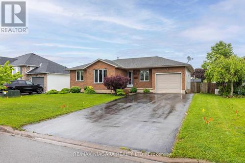 976 Colette Road, Fort Erie, ON - Outdoor With Facade