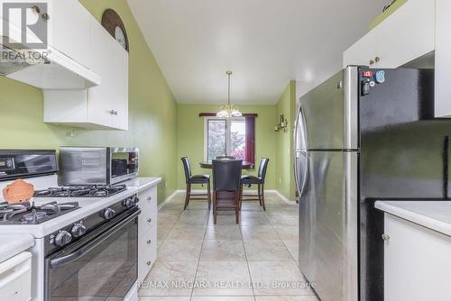 976 Colette Road, Fort Erie, ON - Indoor Photo Showing Kitchen