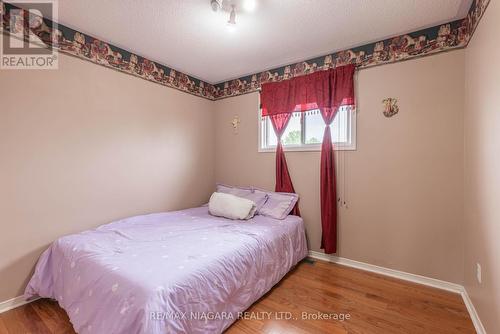 976 Colette Road, Fort Erie, ON - Indoor Photo Showing Bedroom