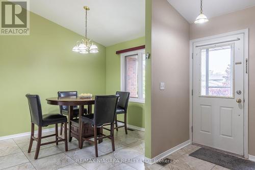 976 Colette Road, Fort Erie, ON - Indoor Photo Showing Dining Room