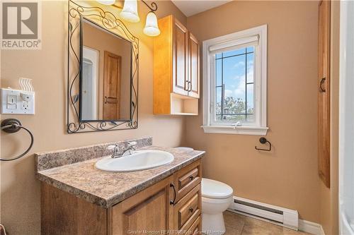 446 Main St, Shediac, NB - Indoor Photo Showing Bathroom