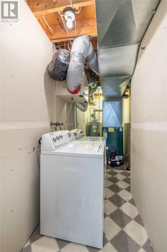 37 Alderberry Lane, St. John'S, NL - Indoor Photo Showing Laundry Room