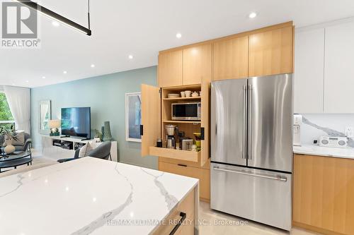 501 - 955 Millwood Road, Toronto, ON - Indoor Photo Showing Kitchen