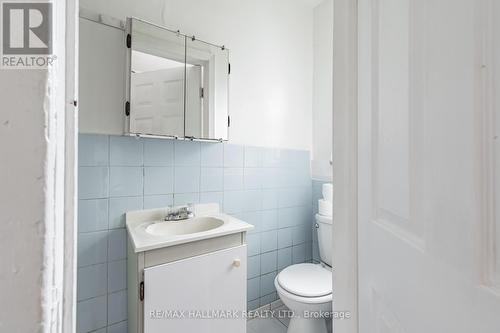 336 Mortimer Avenue, Toronto, ON - Indoor Photo Showing Bathroom