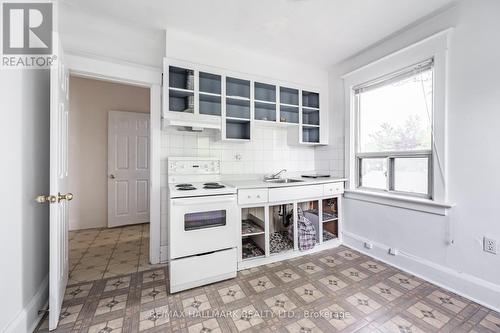336 Mortimer Avenue, Toronto, ON - Indoor Photo Showing Kitchen