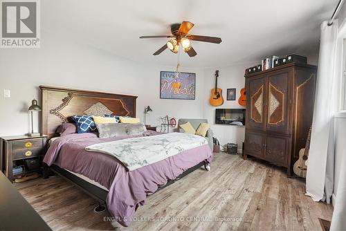 50 Compton Crescent, Bradford West Gwillimbury, ON - Indoor Photo Showing Bedroom