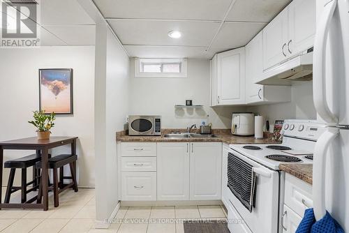 50 Compton Crescent, Bradford West Gwillimbury, ON - Indoor Photo Showing Kitchen With Double Sink