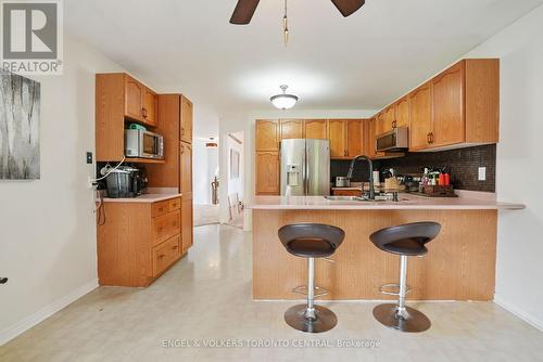 50 Compton Crescent, Bradford West Gwillimbury (Bradford), ON - Indoor Photo Showing Kitchen