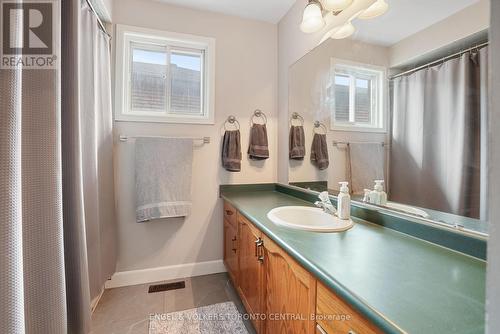 50 Compton Crescent, Bradford West Gwillimbury (Bradford), ON - Indoor Photo Showing Bathroom