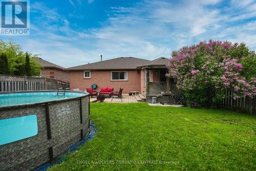 50 Compton Crescent, Bradford West Gwillimbury, ON - Outdoor With Above Ground Pool With Backyard