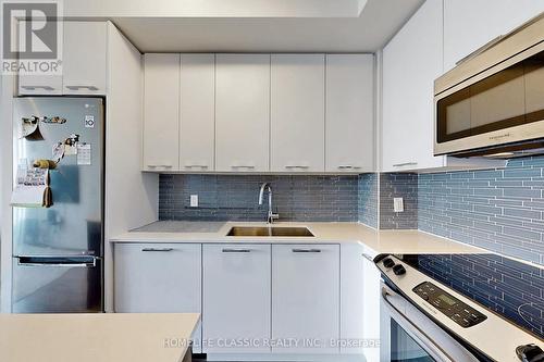 1616 - 9471 Yonge Street, Richmond Hill, ON - Indoor Photo Showing Kitchen With Upgraded Kitchen