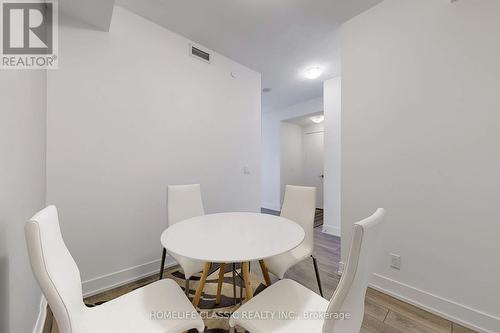 1616 - 9471 Yonge Street, Richmond Hill, ON - Indoor Photo Showing Dining Room
