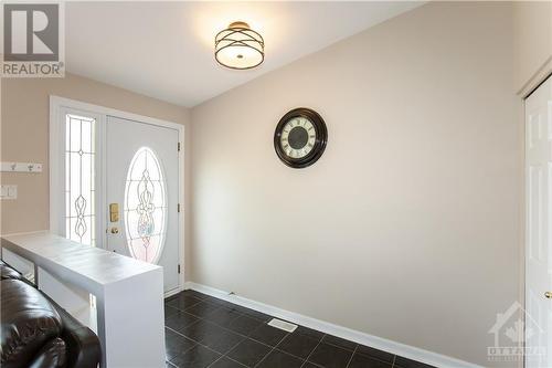 Front entrance - 1639 Baseline Road, Ottawa, ON - Indoor Photo Showing Other Room