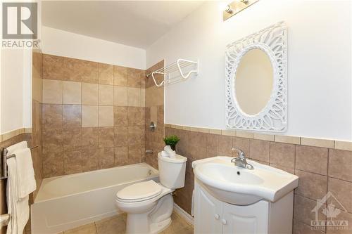 Lower Level bathroom - 1639 Baseline Road, Ottawa, ON - Indoor Photo Showing Bathroom