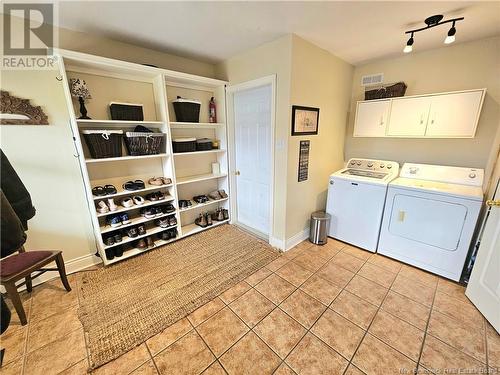 720 Assumption, Bathurst, NB - Indoor Photo Showing Laundry Room