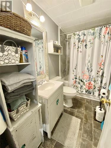 10 Quinton Street, Lewisporte, NL - Indoor Photo Showing Bathroom