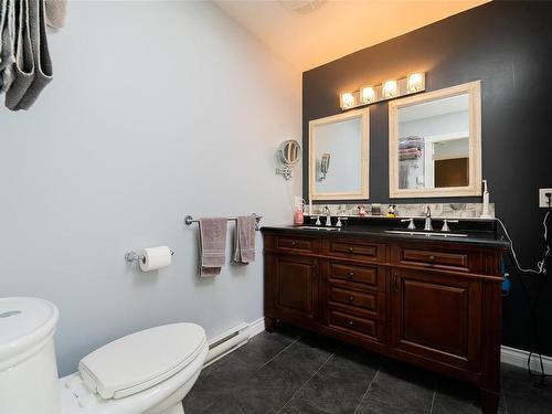 2189 Woodthrush Pl, Nanaimo, BC - Indoor Photo Showing Bathroom
