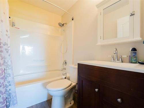 2189 Woodthrush Pl, Nanaimo, BC - Indoor Photo Showing Bathroom