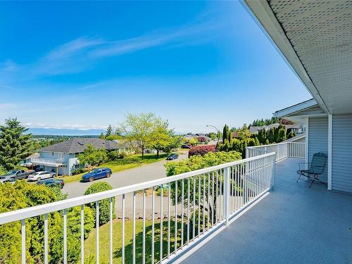 2189 Woodthrush Pl, Nanaimo, BC - Outdoor With Exterior
