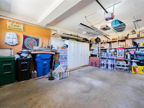 2189 Woodthrush Pl, Nanaimo, BC - Indoor Photo Showing Garage