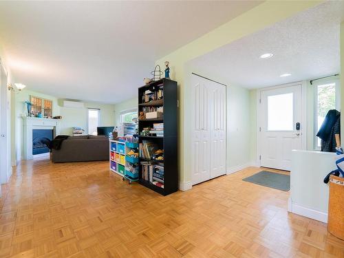 2189 Woodthrush Pl, Nanaimo, BC - Indoor With Fireplace