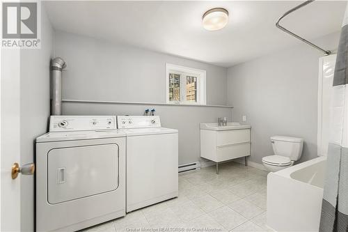 69 Thomas St, Dieppe, NB - Indoor Photo Showing Laundry Room