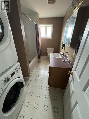 22 Bar Haven Heights, Arnold'S Cove, NL - Indoor Photo Showing Laundry Room