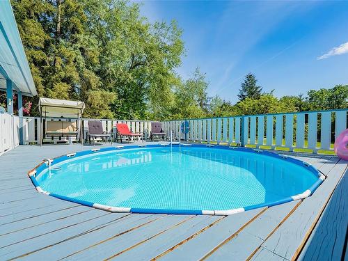 1050 Cedar Rd, Nanaimo, BC - Outdoor With In Ground Pool