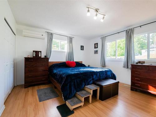 1050 Cedar Rd, Nanaimo, BC - Indoor Photo Showing Bedroom