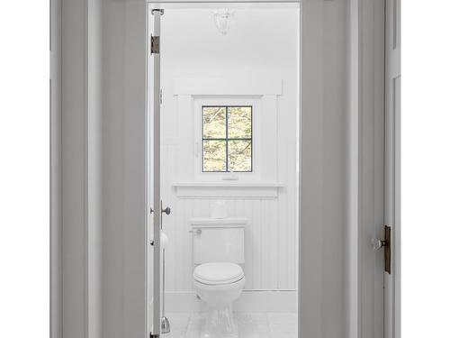 50 King George Terr, Oak Bay, BC - Indoor Photo Showing Bathroom