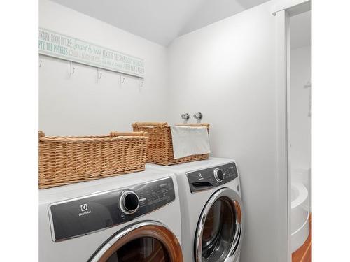 50 King George Terr, Oak Bay, BC - Indoor Photo Showing Laundry Room