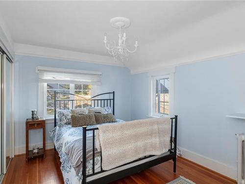 50 King George Terr, Oak Bay, BC - Indoor Photo Showing Bedroom