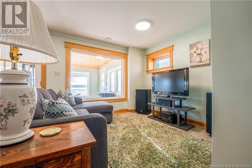 210 Hills Point Road, Oak Bay, NB - Indoor Photo Showing Living Room